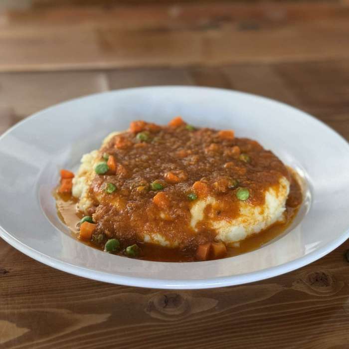 mashed potatoes, curry, carrots, peas, corn, food, lunch, dinner